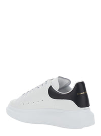 Alexander Mcqueen Men Low Top Sneaker 'Alexander Mcqueen' With Logo Lettering On Tongue And Contrasting Heel In White And Black Leather For Men