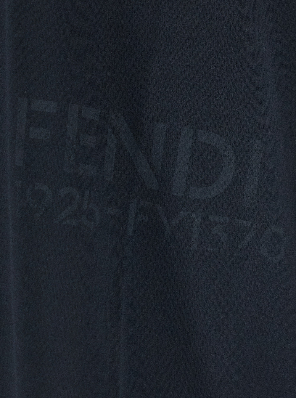 Fendi Men Black T-Shirt With Tone-On-Tone Logo On The Side In Cotton For Men