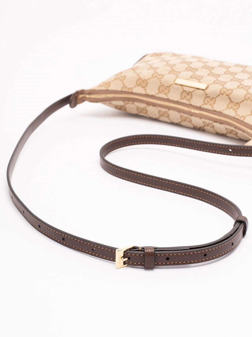 Gucci Gucci Women `Gucci Essence Plaque` Shoulder Bag