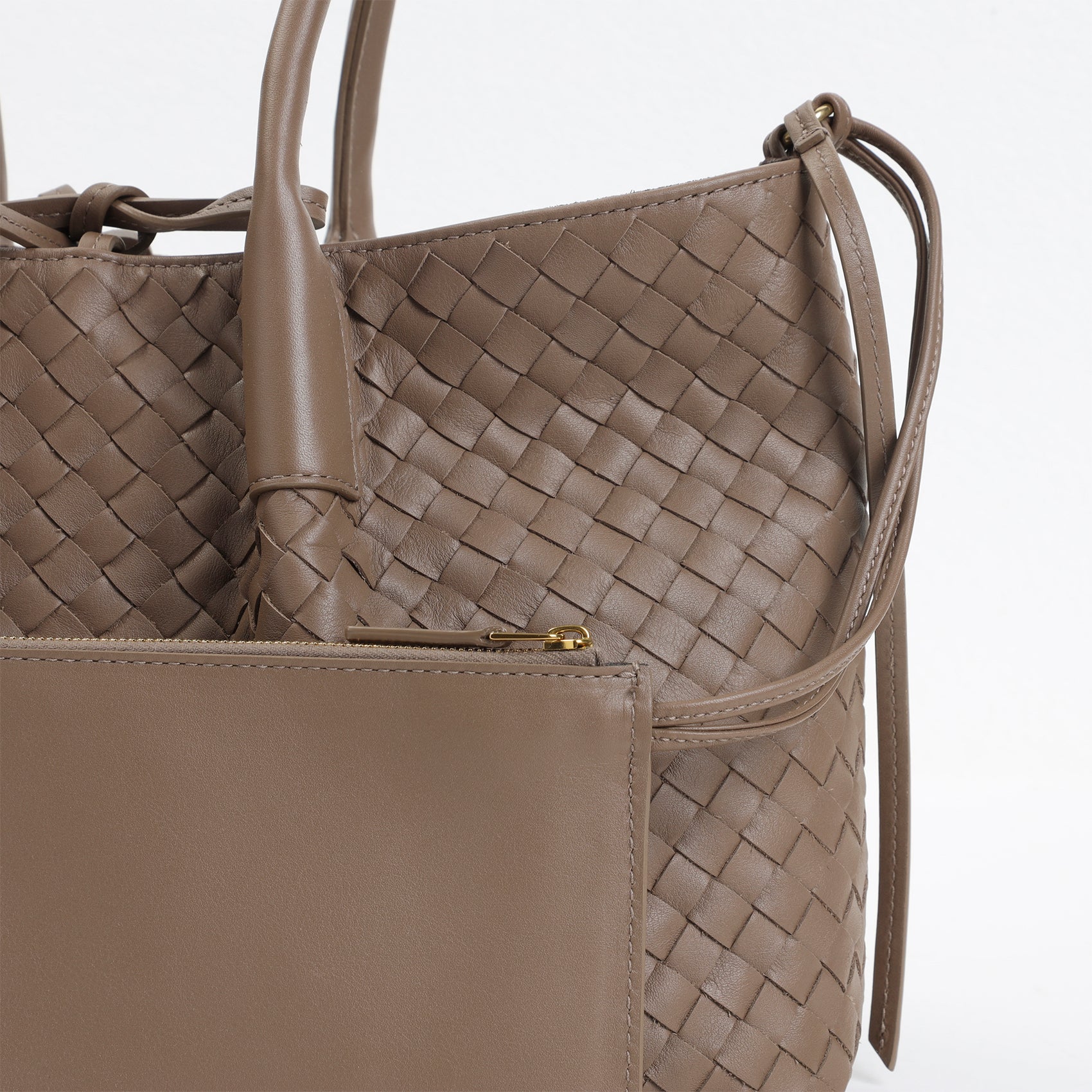 BOTTEGA VENETA Bottega Veneta Pinacoteca Medium Handbag Women