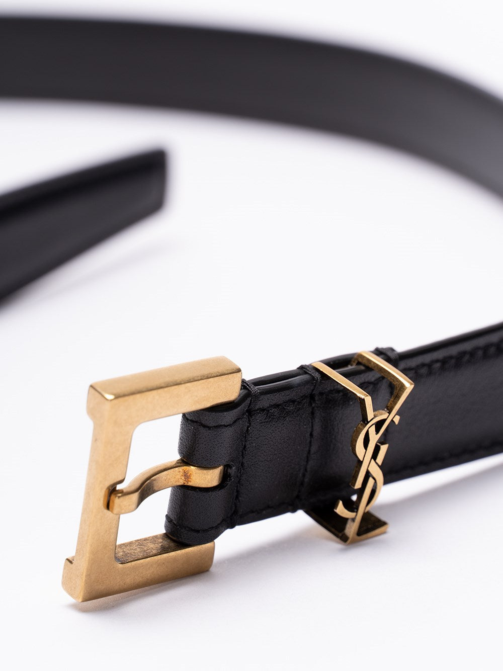 Saint laurent Saint Laurent Women Cassandre Thin Belt In Smooth Leather