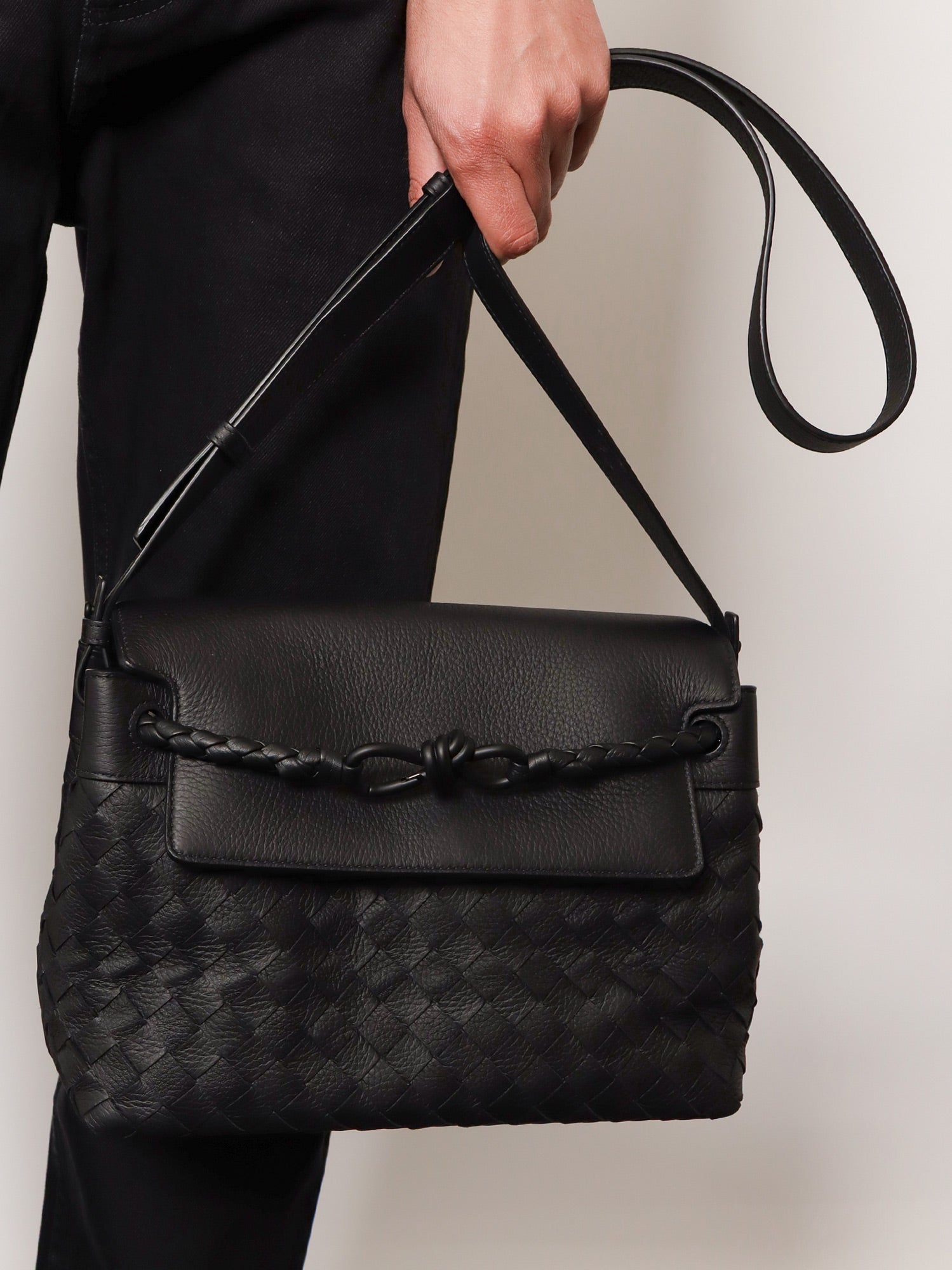 Bottega Veneta Men Andiamo Leather Shoulder Bag With Intrecciato Pattern
