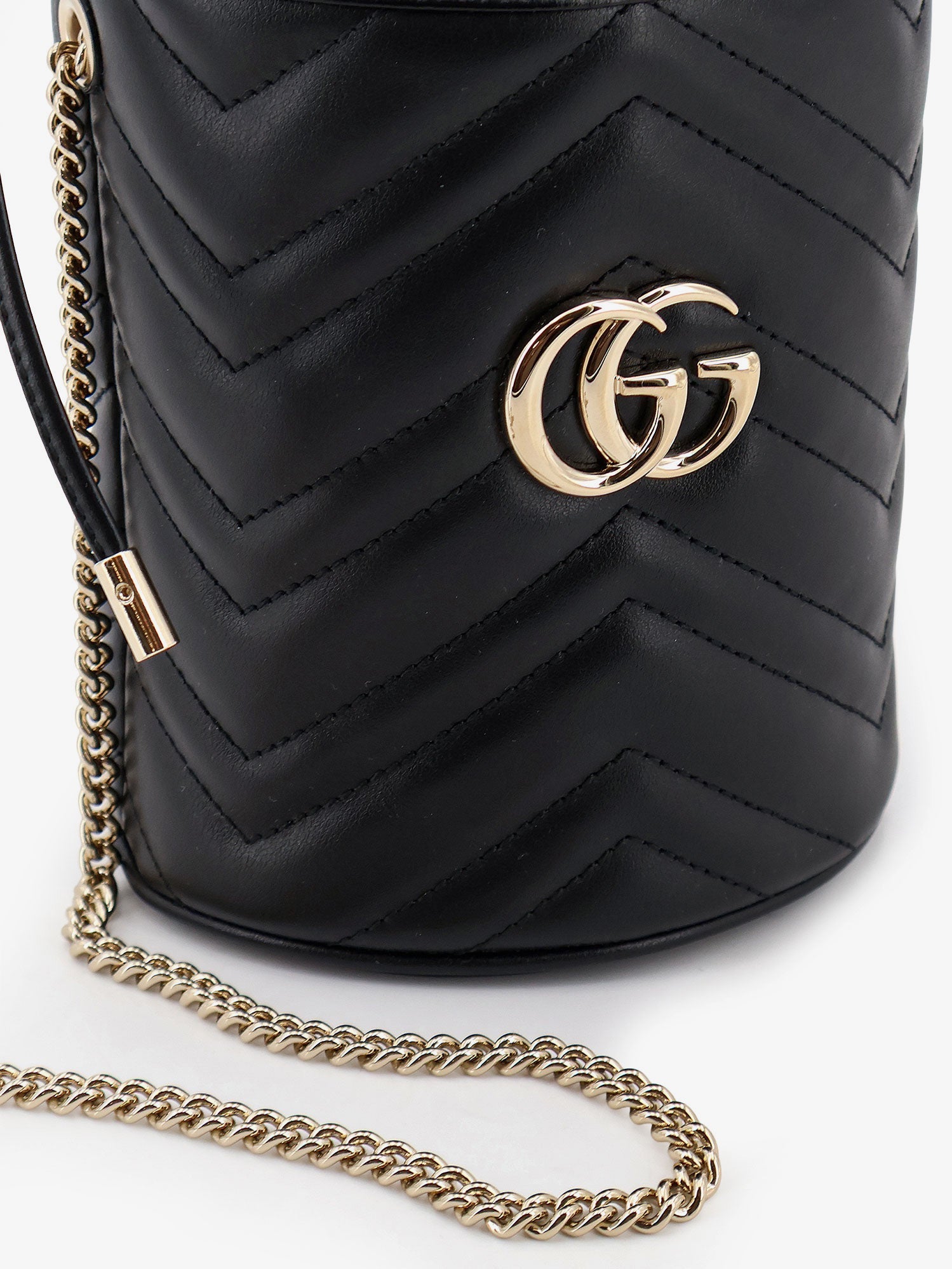 Gucci Women Gg Marmont Matelasse Leather Bucket Bag