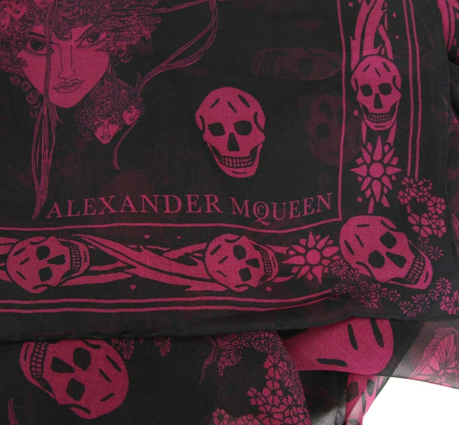 Alexander McQueen Women's Black / Light Purple Multiskull Print Silk Scarf