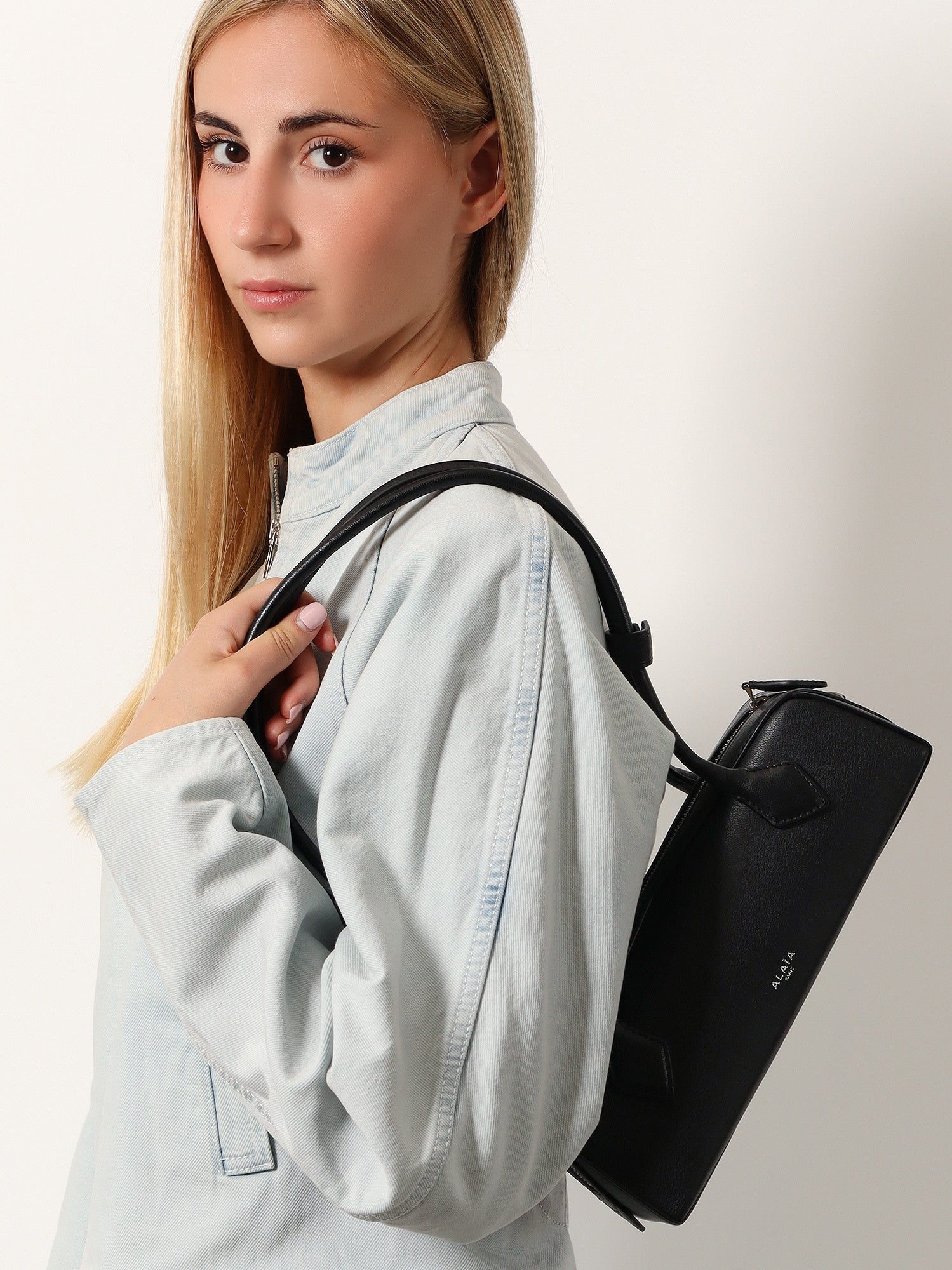 ALAIA Alaia Women Teckel Small Leather Shoulder Bag