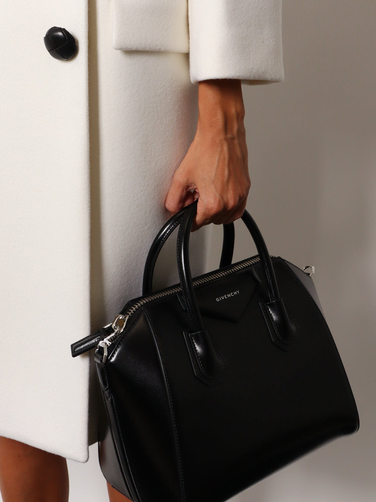 GIVENCHY Givenchy Women Antigona Leather Shoulder Bag
