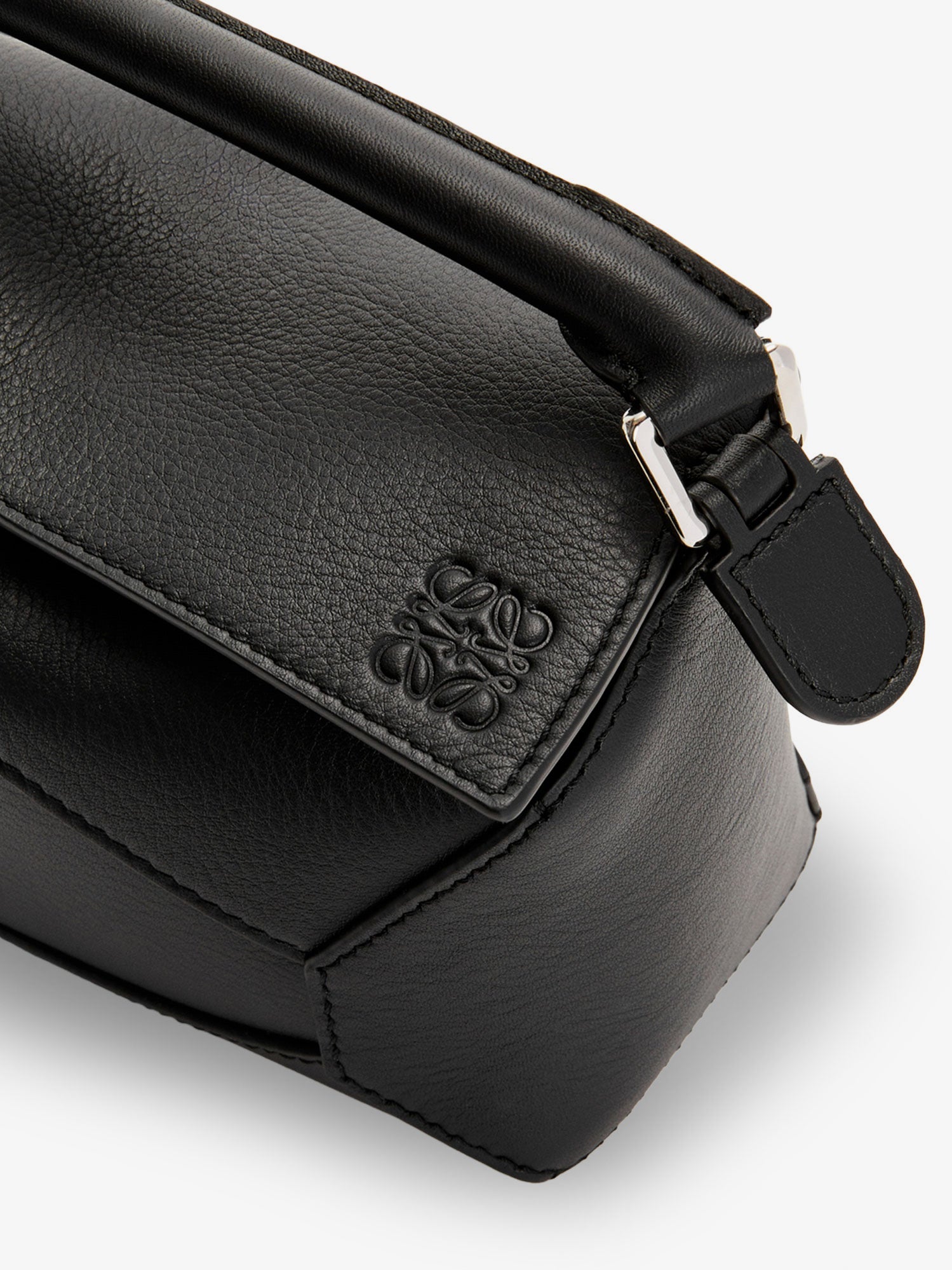 LOEWE Loewe Women Puzzle Edge Leather Handbag