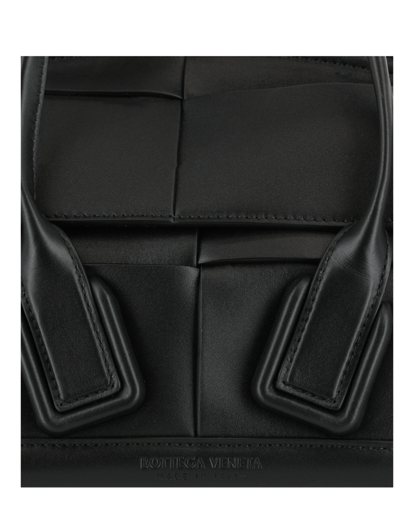 Bottega Veneta Womens Arco 33 Mini Grainy Leather Top-Handle Bag