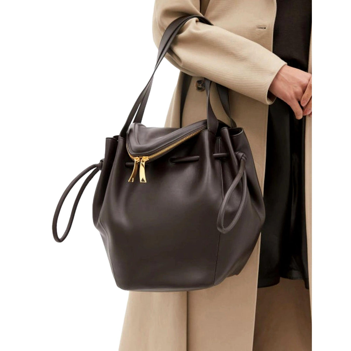 67bf25022007ac507d85c2de_bottega-veneta-beak-large-brown-calfskin-shoulder-bag-queen-bee-of-beverly-hills-1209877915_1789413317722.jpg