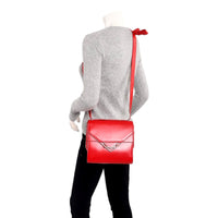 67bf25022007ac507d85c2de_bottega-veneta-the-clip-womens-shoulder-and-crossbody-bag-chili-red-calfskin-leather-queen-bee-of-beverly-hills-1209871420_1789412061981.jpg