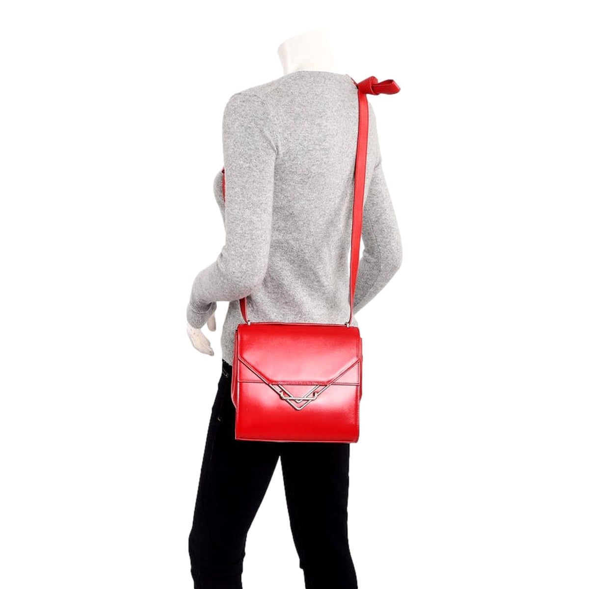 67bf25022007ac507d85c2de_bottega-veneta-the-clip-womens-shoulder-and-crossbody-bag-chili-red-calfskin-leather-queen-bee-of-beverly-hills-1209871420_1789412061981.jpg