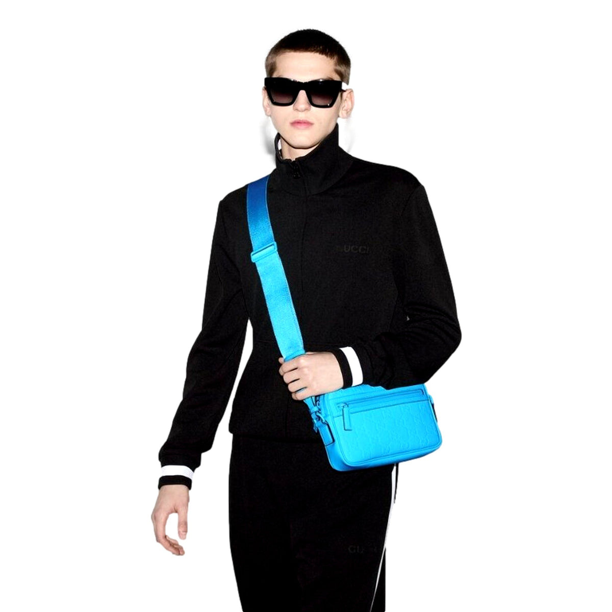 67bf25022007ac507d85c2de_gucci-gg-crossbody-771293-rubber-blue-model-queen-bee-of-beverly-hills_1789417214434.jpeg