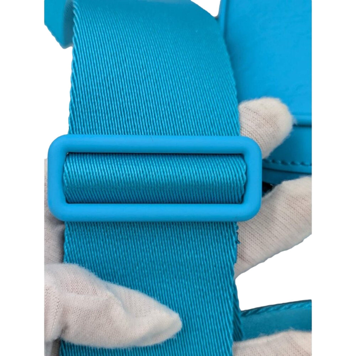 67bf25022007ac507d85c2de_gucci-gg-crossbody-771293-rubber-blue-strap-queen-bee-of-beverly-hills_1789417214433.jpeg