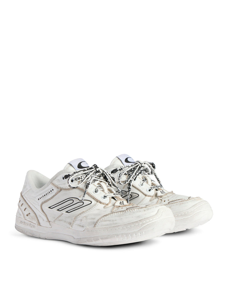 Balenciaga Balenciaga Women Hamptons Medium Worn-Out Sneaker