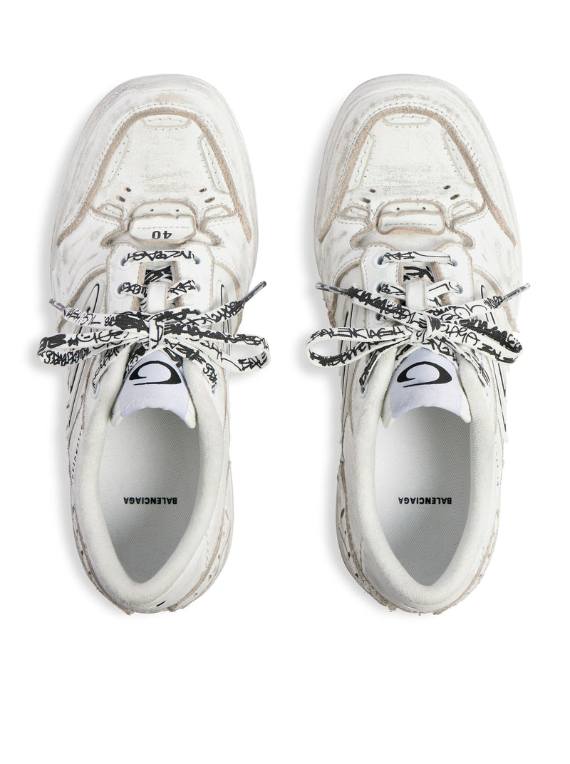 Balenciaga Balenciaga Women Hamptons Medium Worn-Out Sneaker