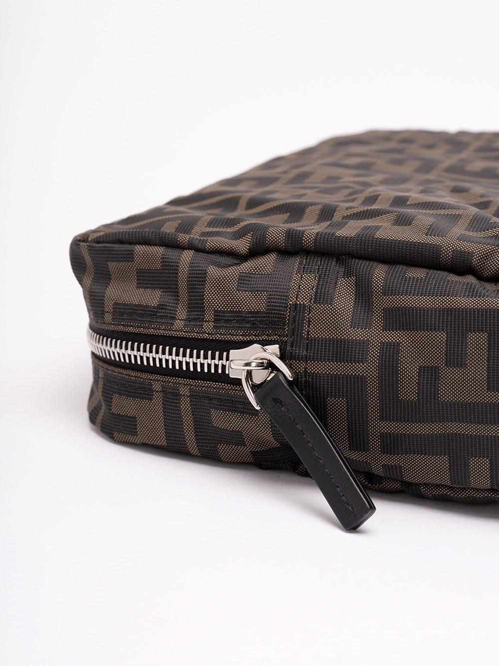 Fendi Fendi Men Medium Beauty Case