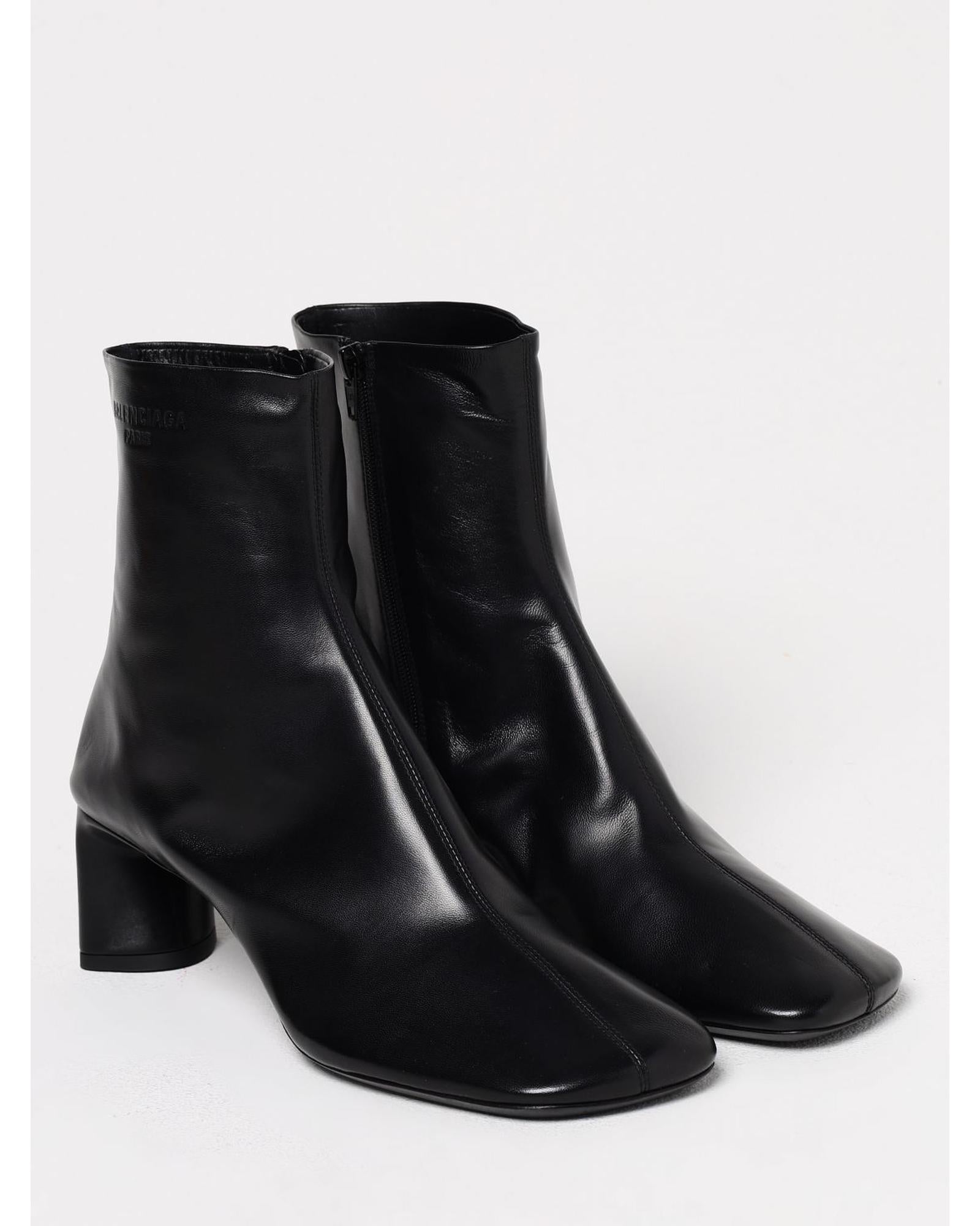 ショートブーツ・ブーティ Balenciaga Leather Ankle Boots Black 804517WBCW0 Balenciaga Knife Leather Ankle Boots Square Toe Women Black