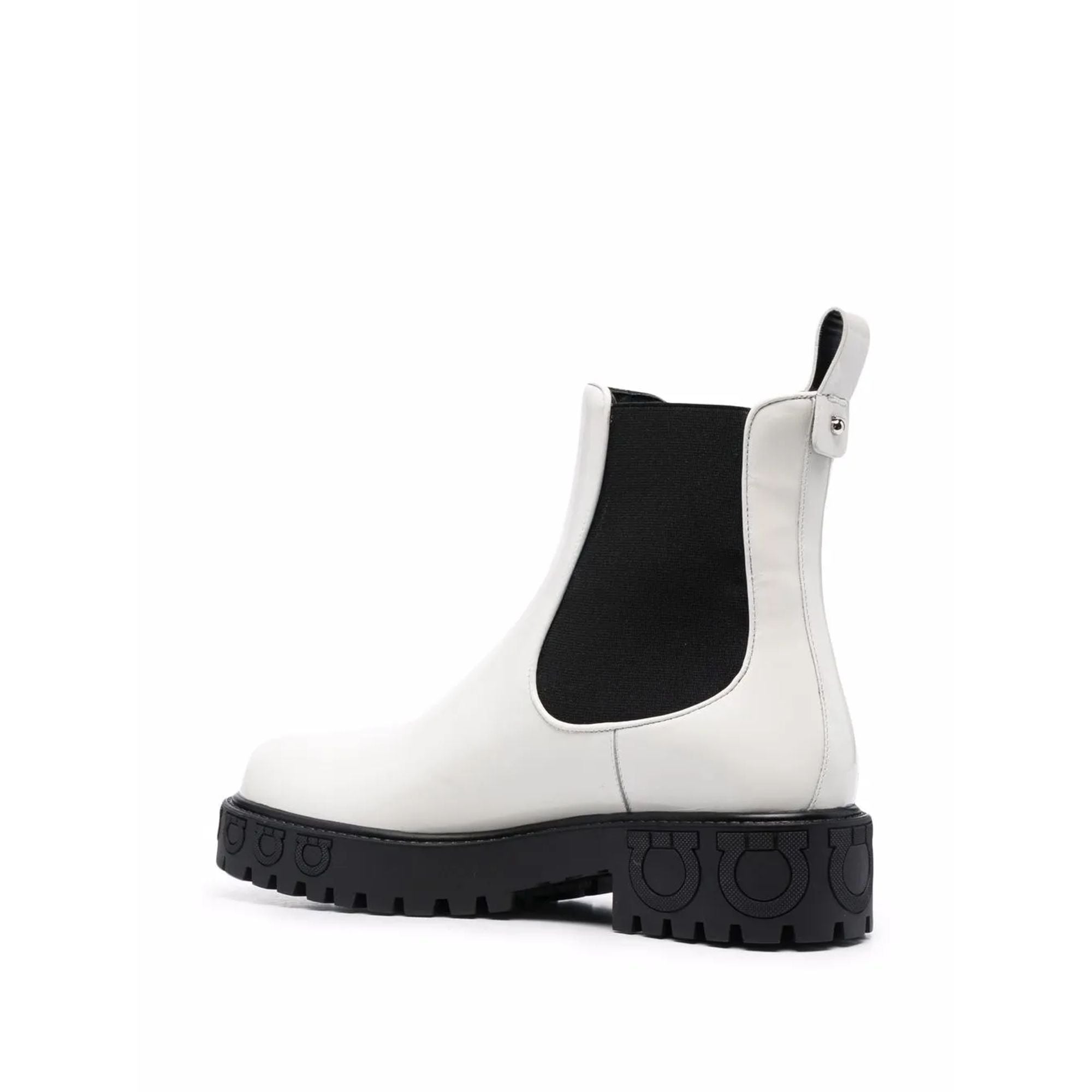 Ferragamo 40Mm Leather Chelsea Boots