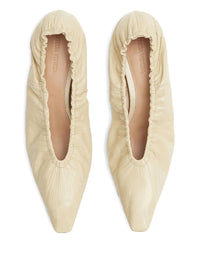 Bottega Veneta Pointed-Toe Leather Flat Pumps