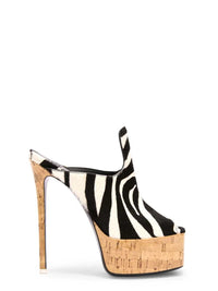 The Attico Women Irmelin Mule In White And Black