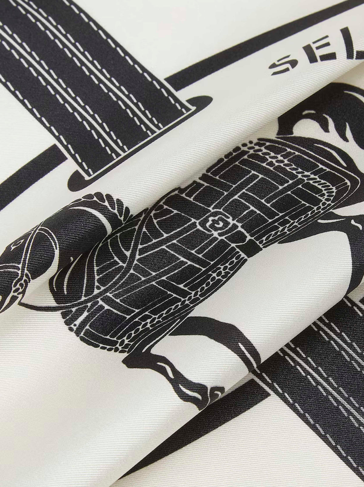 Fendi Silk Women Ivory Printed Silk Selleria Scarf<Br/>