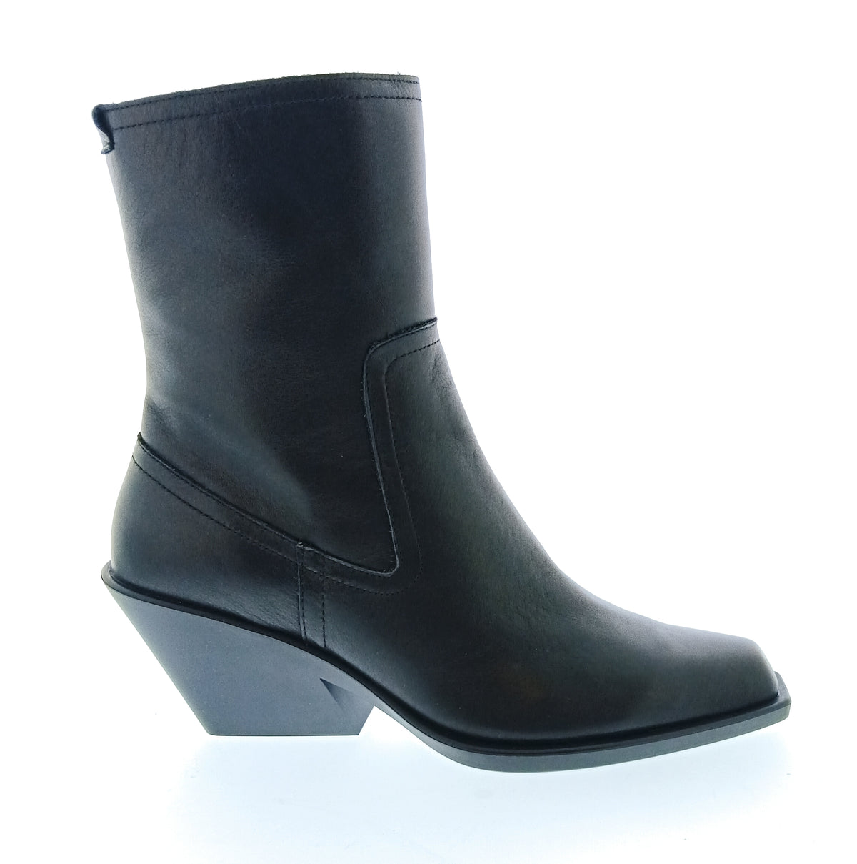 Armani Exchange Armani Exchange Women's Black Pointed-Toe Ankle Boots-