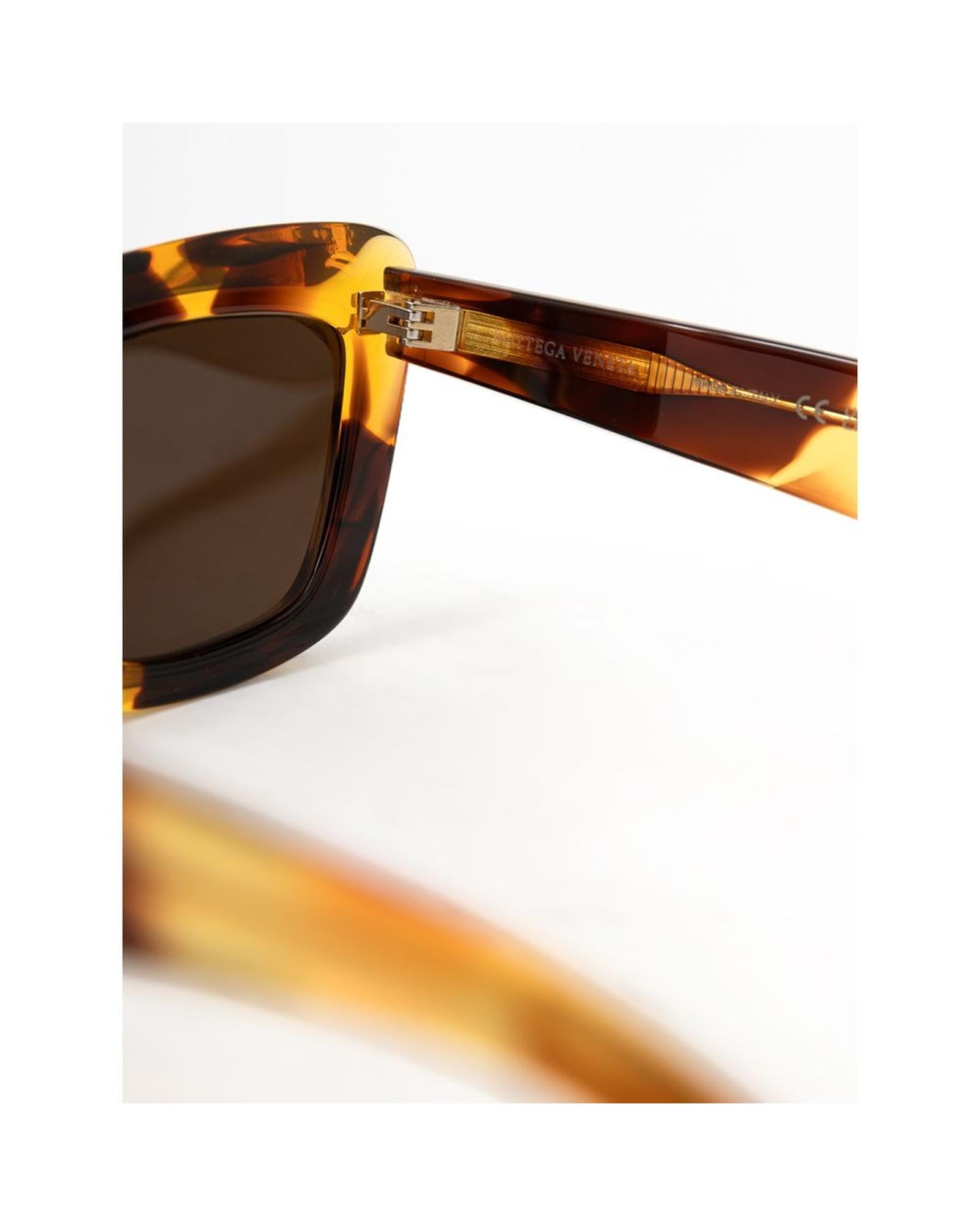 Bottega Veneta  Cat-Eye Sunglasses - Tortoise    Women's  Tortoise Shell Cat-Eye Sunglasses    Luxury  Cat-Eye Sunglasses in Tortoise