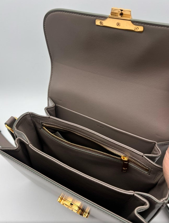 CELINE CLASSIQUE TRIOMPHE BAG IN SHINY CALFSKIN 187363 - PEBBLE (Gallet)