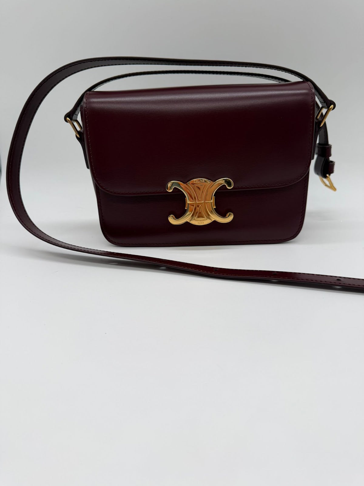 CELINE TEEN TRIOMPHE BAG IN SHINY CALFSKIN 188423 - BURGUNDY