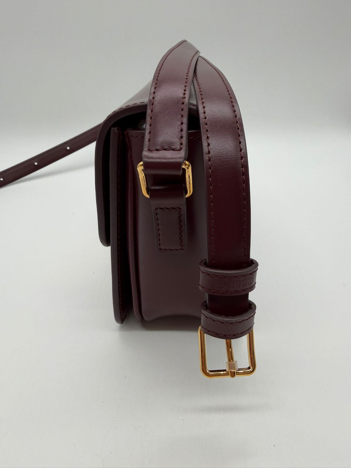 CELINE TEEN TRIOMPHE BAG IN SHINY CALFSKIN 188423 - BURGUNDY