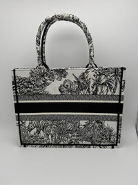 DIOR BOOK TOTE VOYAGE MEDIUM - White and Black