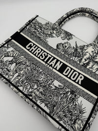DIOR BOOK TOTE VOYAGE MEDIUM - White and Black