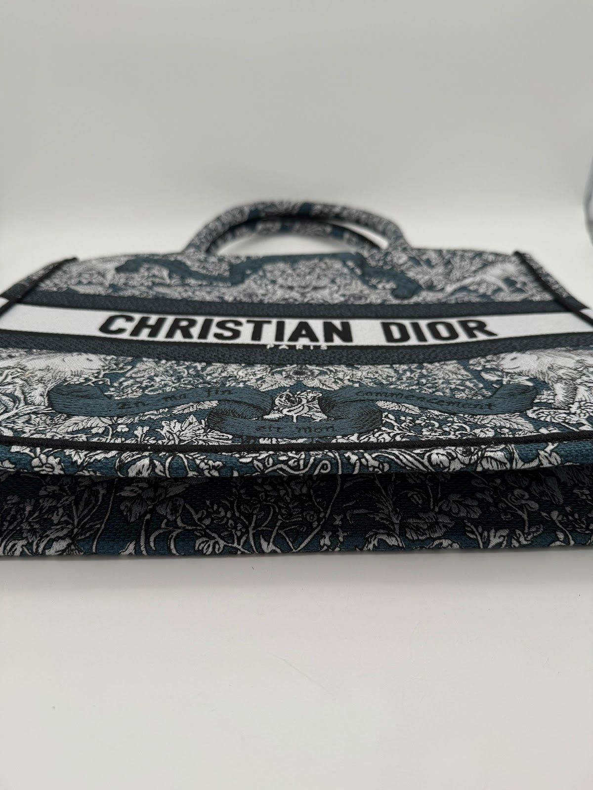 DIOR BOOK TOTE MEDIUM M1296 - Blue Embroidery with White Dior Around The World