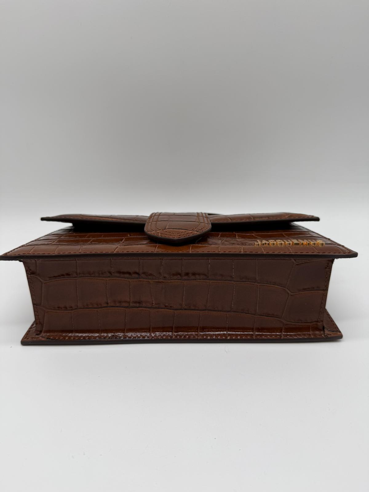 JACQUEMUS JACQUEMUS GRANDE BAMBINO 213BA007 - CROCO BROWN