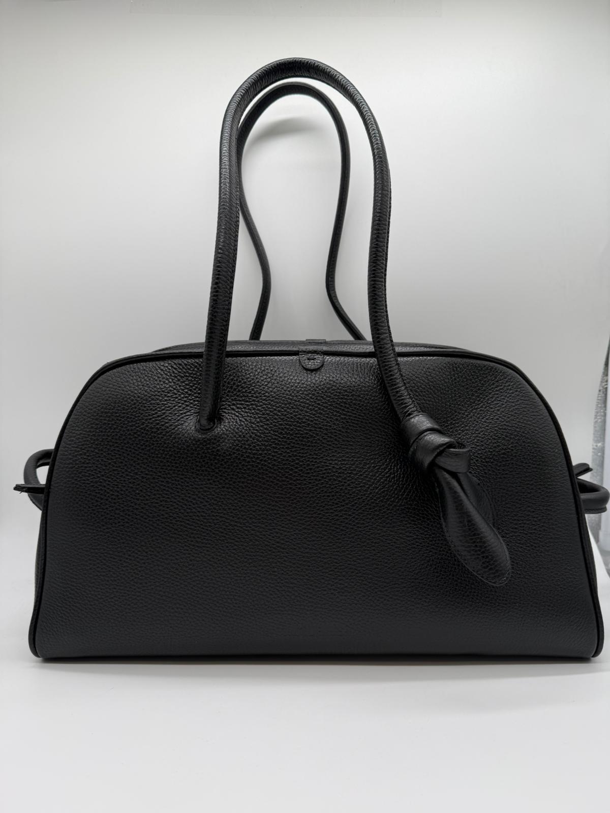 JACQUEMUS JACQUEMUS LE TURISMO LEATHER SHOULDER BAG - BLACK