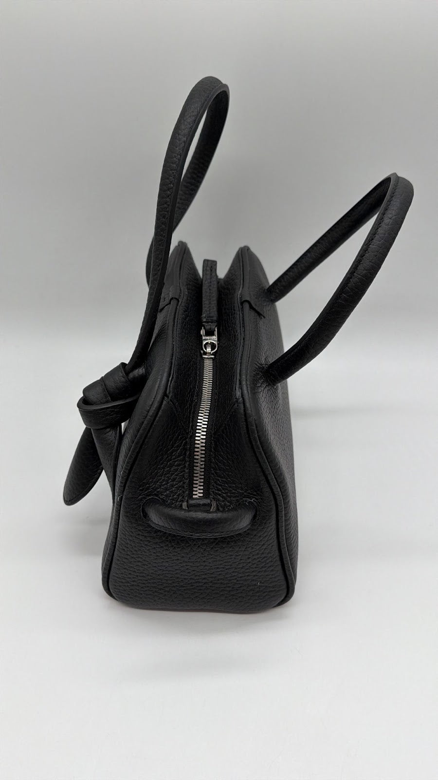 JACQUEMUS JACQUEMUS PICCOLO TURISMO LEATHER SHOULDER BAG - BLACK