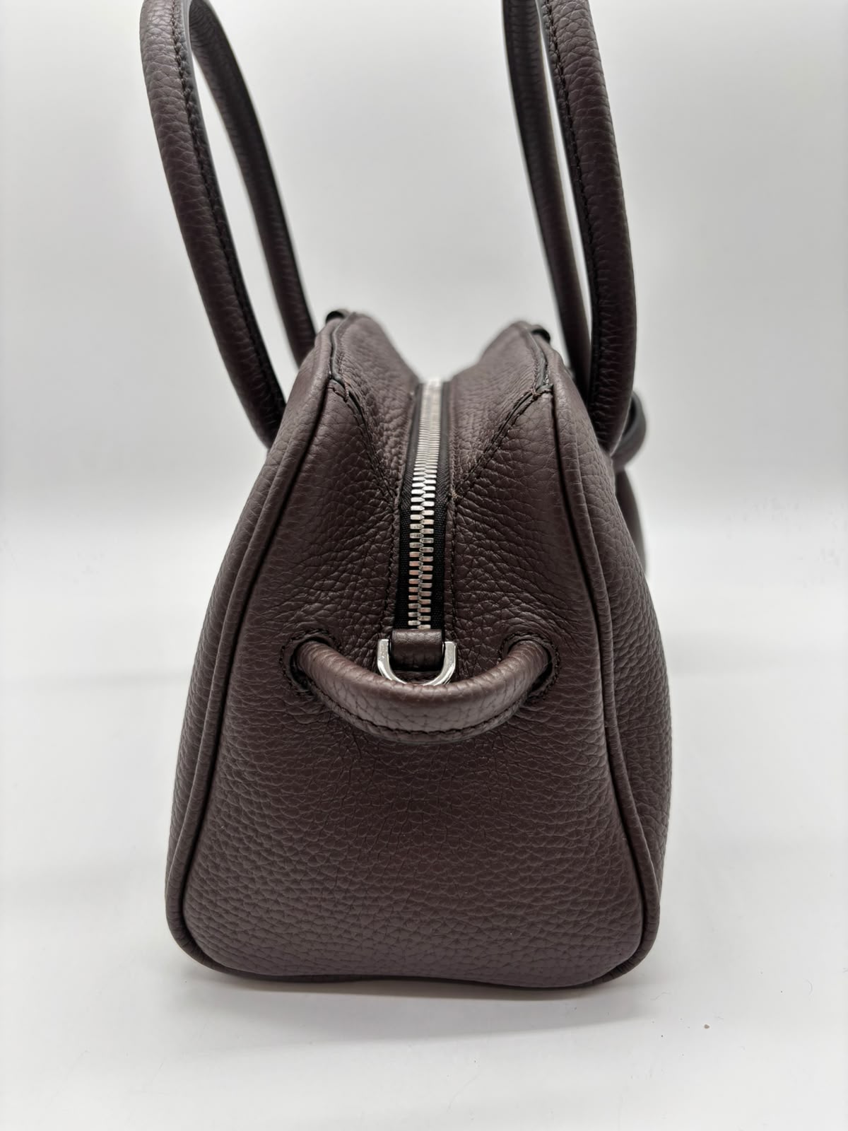 JACQUEMUS JACQUEMUS PICCOLO TURISMO LEATHER SHOULDER BAG - DARK BROWN