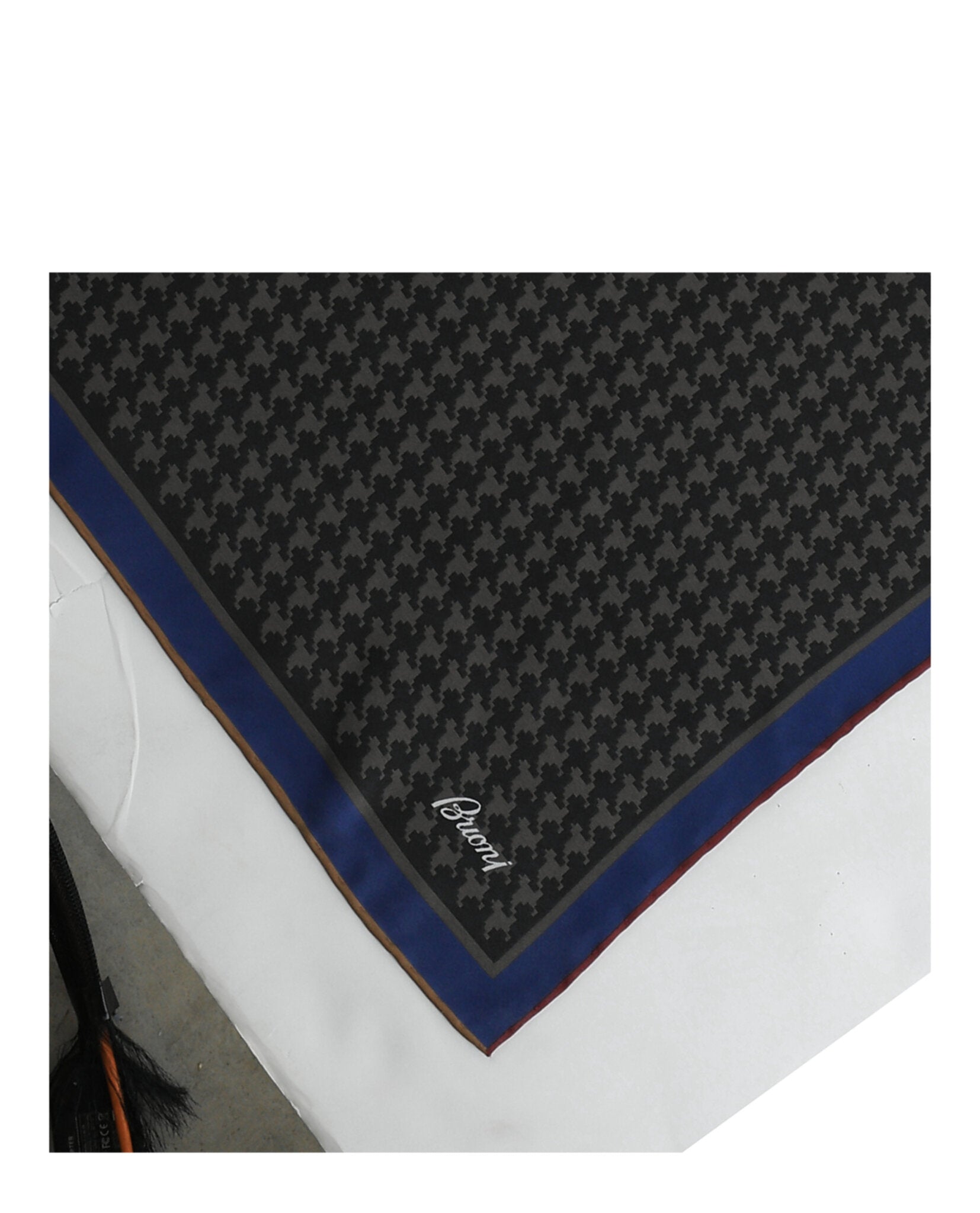 Brioni Mens Houndstooth Pocket Square