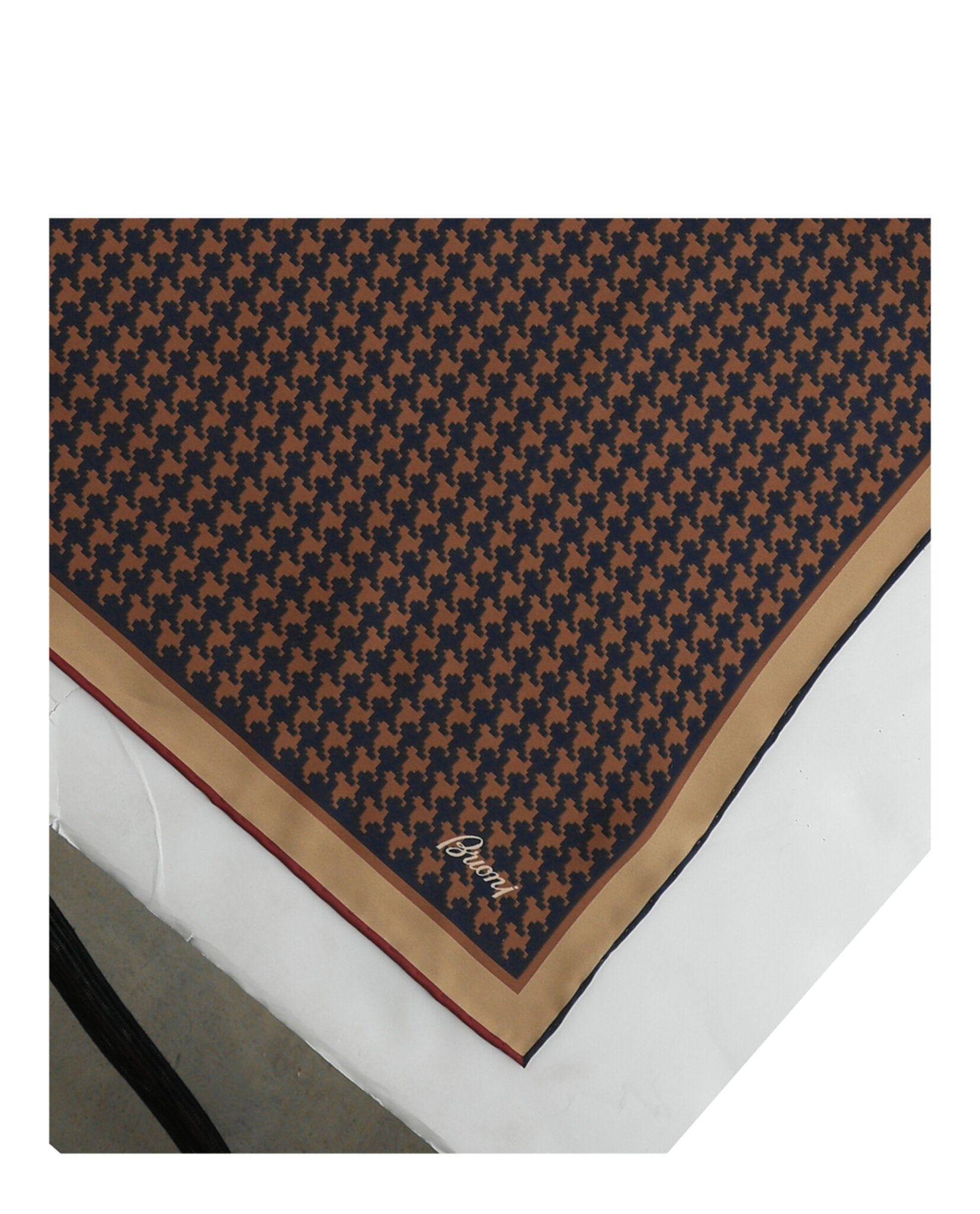 Brioni Mens Houndstooth Pocket Square