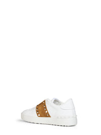 VALENTINO GARAVANI Valentino Garavani Women White And Havana Beige Rockstud Untitled Sneakers