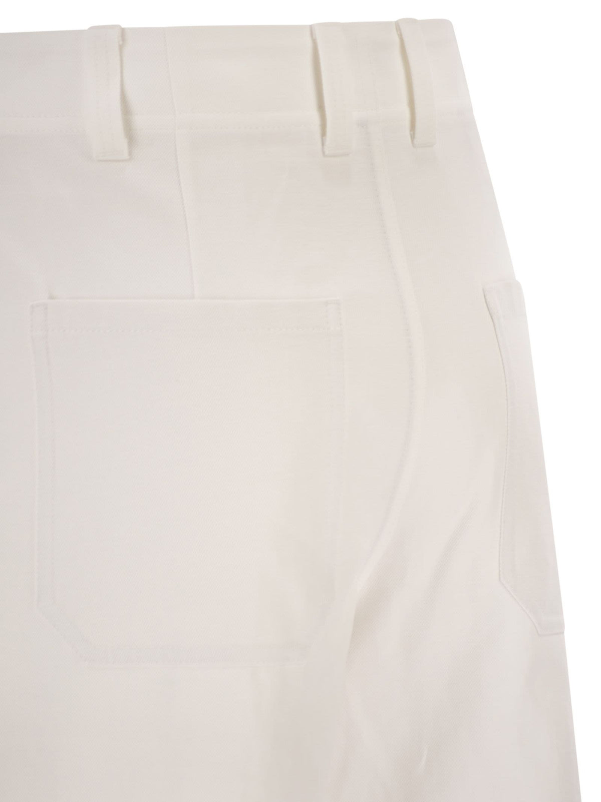 Brunello Cucinelli Women Crop Chino Trousers In Cotton And Linen Gabardine