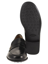 Tod's Women Calfskin Leather Loafers With Logo Detail