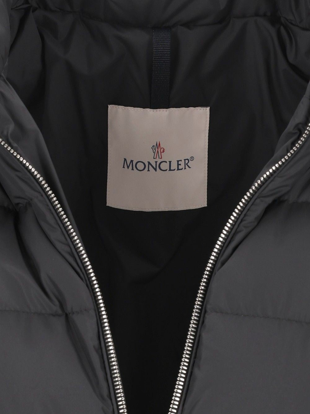 Moncler Men Arneb Short Down Jacket With Hood