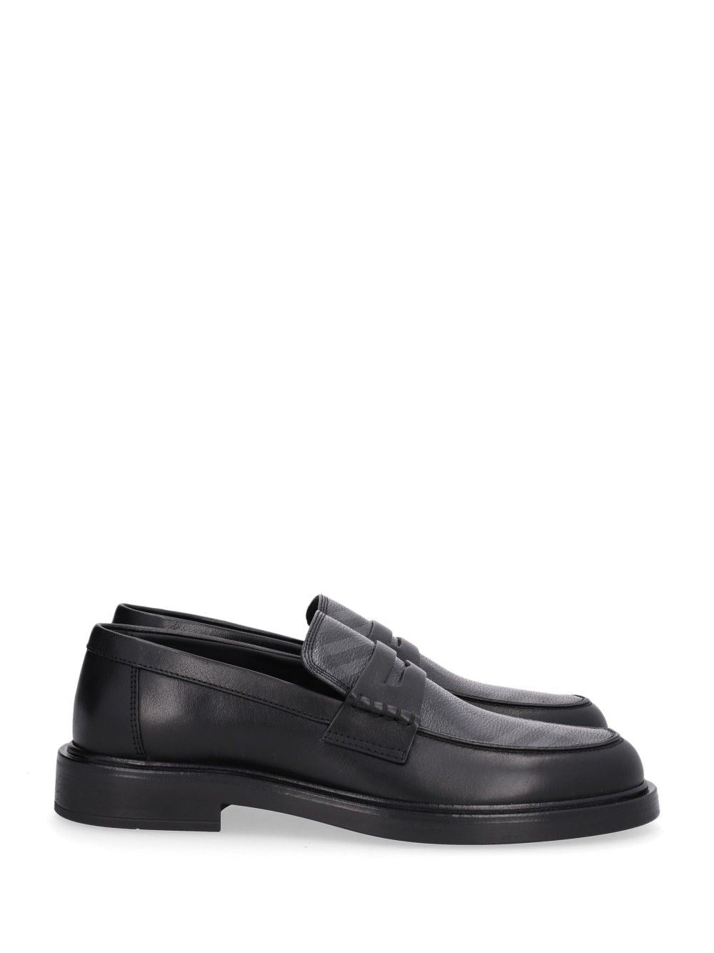 Burberry Burberry Men Pembroke Loafers In Leather And Check