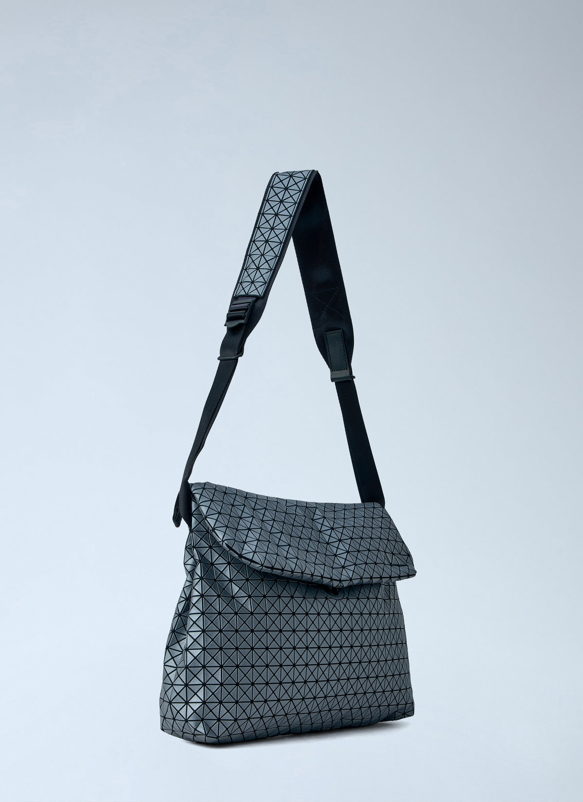 Bao Bao Issey Miyake Bao Bao Issey Miyake Men Froggy Reflector Crossbody Bag