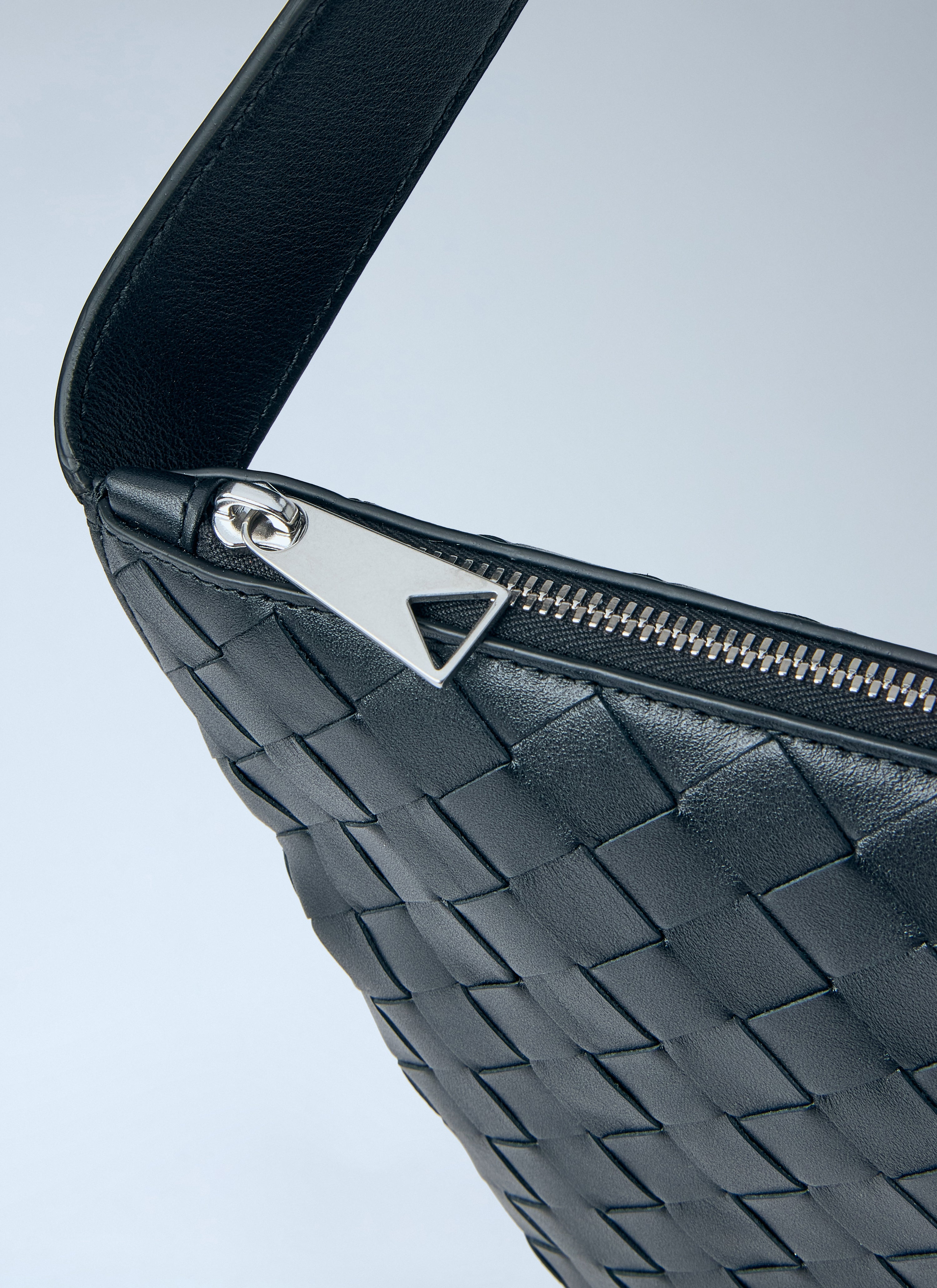 Bottega Veneta Men Intrecciato Leather Crossbody Bag