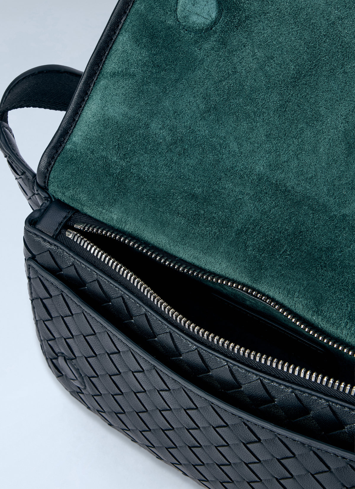 Bottega Veneta Men Intrecciato Woven Leather Belt Bag