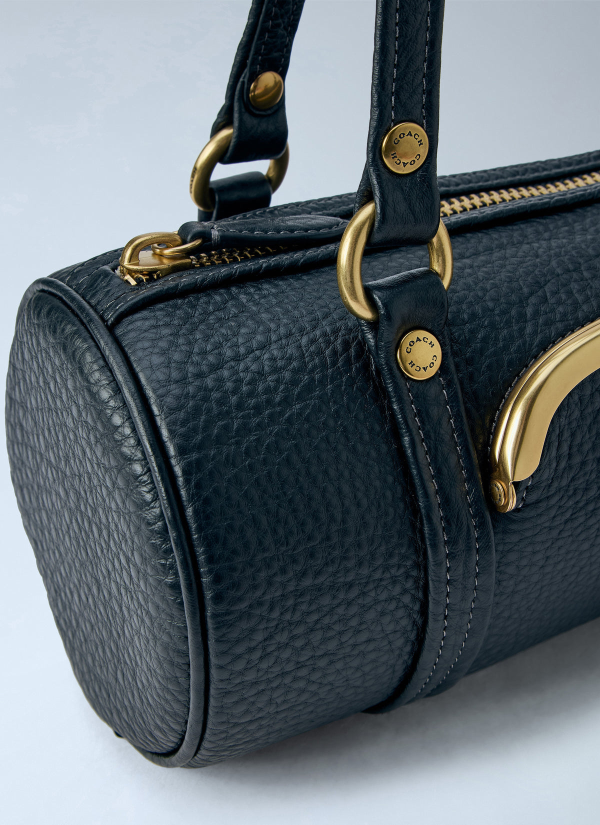 Coach Coach Women Kisslock Barrel Bag 28