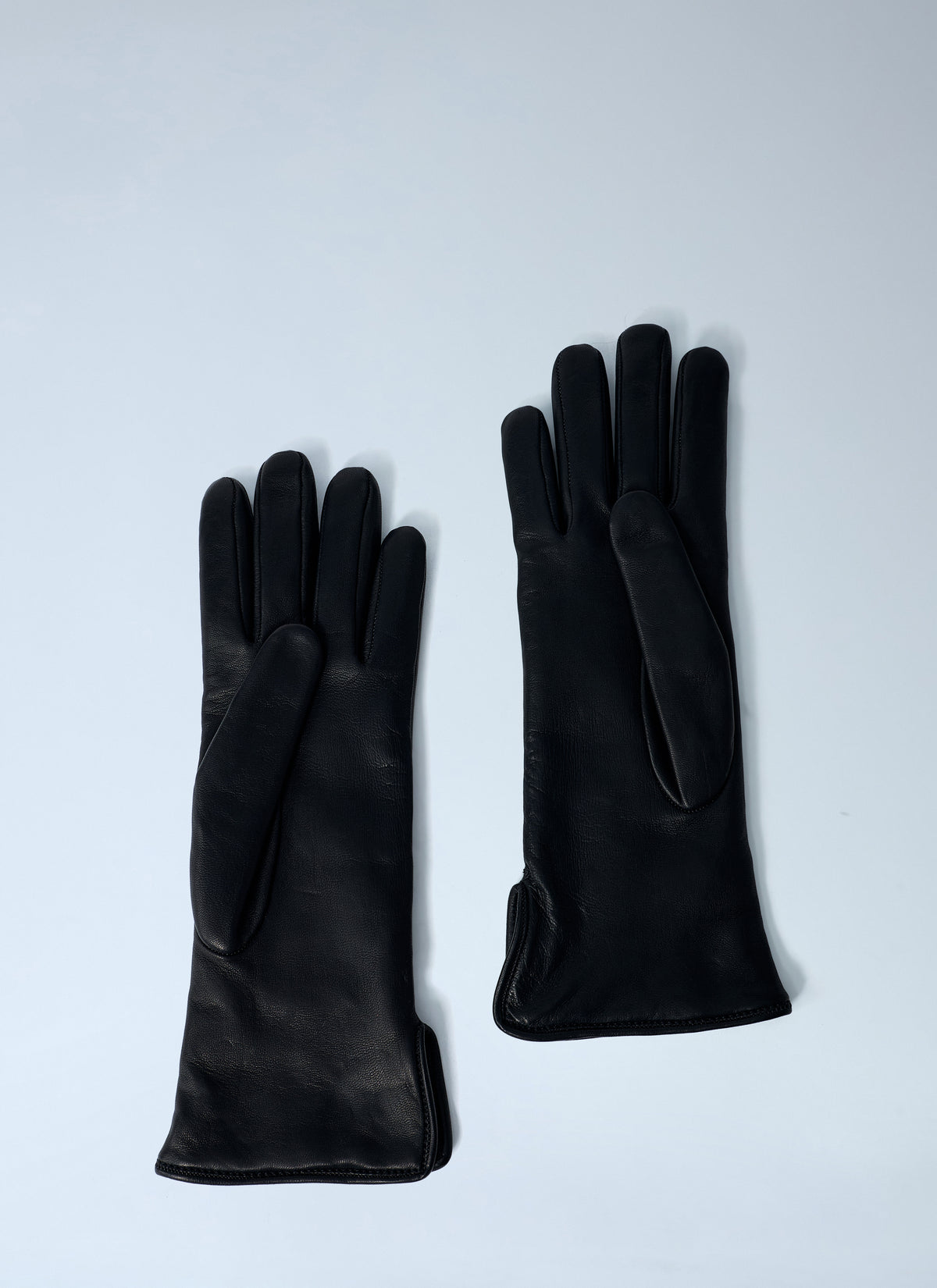Gucci Women Logo Embossed Gloves