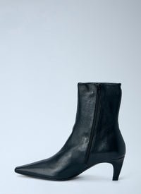 Jude Women Cave Ankle Boots